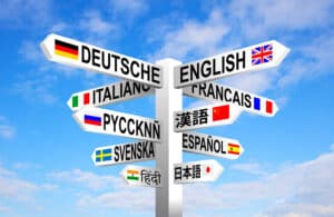 un pole indiquant les differentes langues