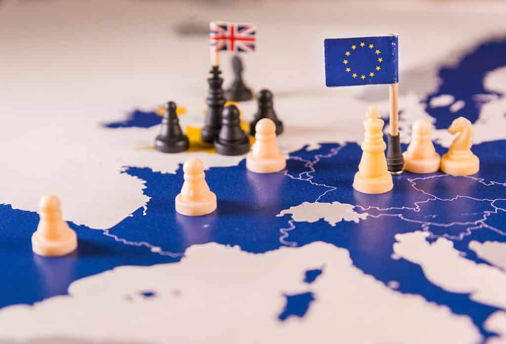 carte de l'Europes avec pions d'échecs pour montrer les Conséquences du Brexit pour les entreprises françaises ?